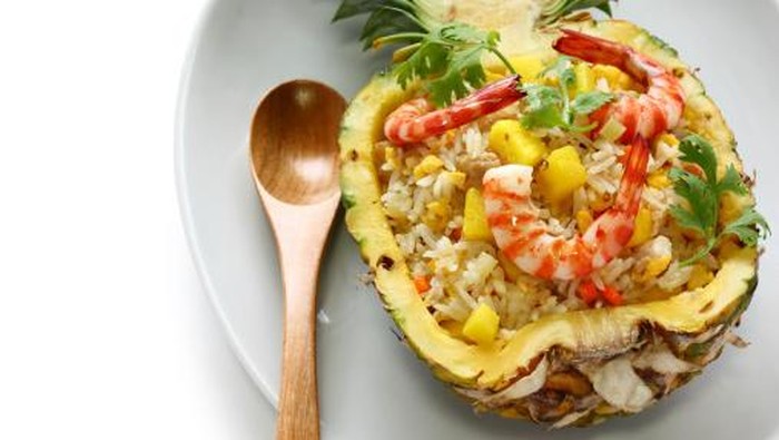 Ditaruh Dalam Buah Nanas Nasi Goreng Thailand Lebih Segar Rasanya