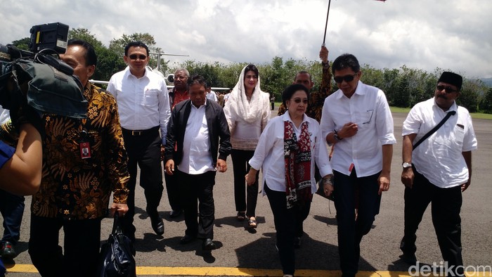 Megawati dan Ahok Nyekar ke Makam Bung Karno di Blitar