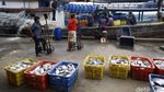 Nelayan Muara Baru Mogok Kerja