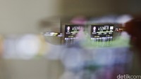 Pukul 09.03 waktu JATS, IHSG bergerak menguat 5,539 poin (0,10%) ke 5.382,415. Setelah itu, IHSG kembali menyentuh zona merah.