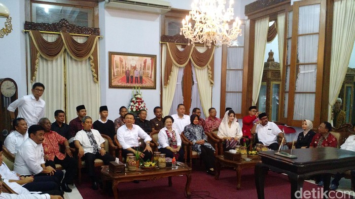 Ketika Megawati Larang Ahok Layani Pertanyaan Wartawan
