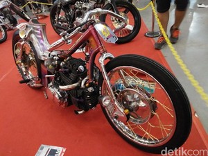 Motor Bebek dengan Mesin V-Twin
