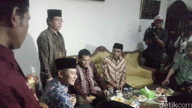 Agus dan Sylviana ke Ponpes Asshidqiyah (Foto: Fida/detikcom)