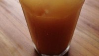 Jahemere memakai campuran jahe merah dan jus apel. Rasanya unik, manis dan menghangatkan. Jejak jahe sangat terasa, meninggalkan sensasi pedas di tenggorokan.