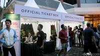 Tiket yang dijual juga sold out, hanya menyisakan beberapa tiket yang dijual di area konser (on the spot). Pool/Ismail/detikFoto.