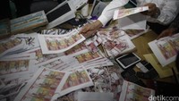 Direktorat Tindak Pidana Ekonomi Khusus (Dit Tipideksus) Bareskrim Mabes Polri mengungkap sindikat jaringan percetakan dan peredaran uang palsu yang sudah mengedarkan uang palsu senilai Rp 2 Miliar.