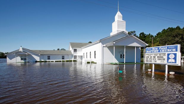 Banjir yang dipicu topan Matthew di North Carolina (REUTERS/Jonathan Drake)