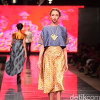 Koleksi Alleira dengan Eksplorasi Batik Jawa, yang mengusung tema Yavadvipa yang bertempat di Ballroom Dharmawangsa Hotel. Jakarta. [Foto: Mohammad Abduh/Wolipop]