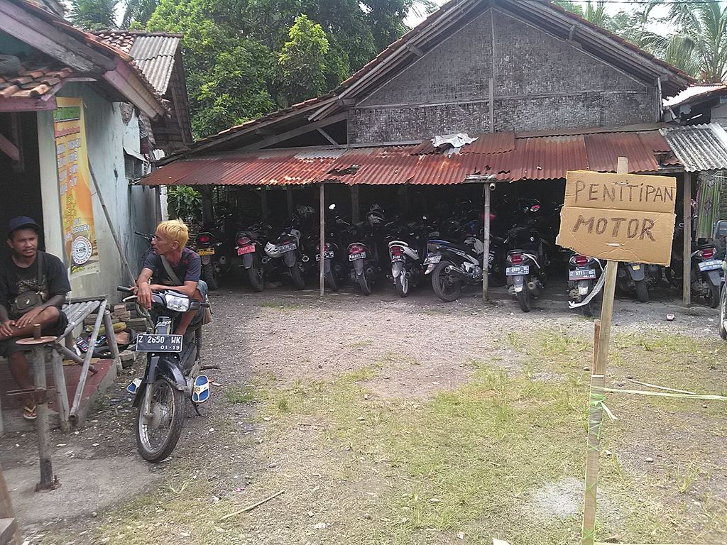 Jembatan Putrapinggan Ambles, Warga Siapkan Penitipan Kendaraan