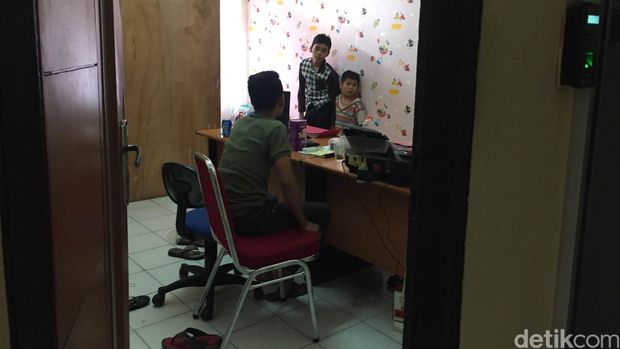 Guru ngaji ditangkap polisi/ Nugroho detikcom