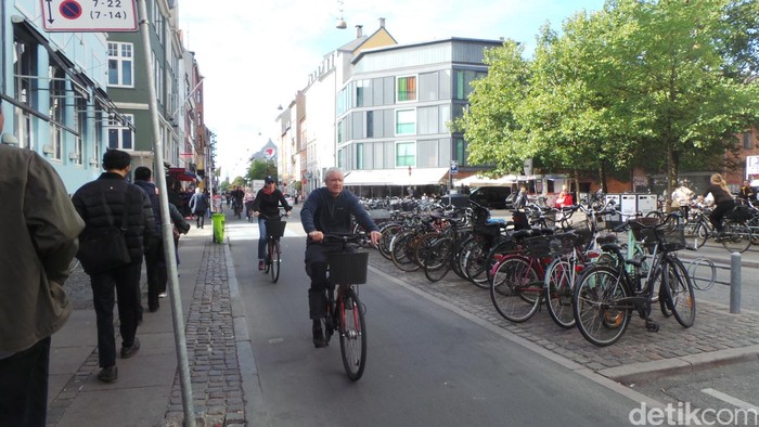 Negara yang Memanjakan Pesepeda, Warganya pun Bahagia