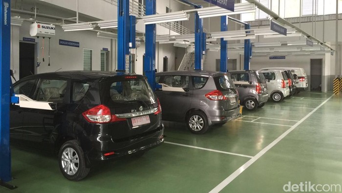Suzuki Day merupakan kegiatan yang diselenggarakan langsung atas kerjasama PT Suzuki Indomobil Sales (SIS) dengan jaringan Bengkel Resmi yang tersebar secara nasional sejak 2011. Kali ini, PT SIS bekerjasama dengan PT Elang Perkasa Motor (EPM) mengadakan Suzuki Day sekaligus di dua wilayah, yaitu Payakumbuh pada 8 9 Oktober 2016, dan Solok pada 15 16 Oktober 2016.