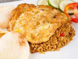 Nasi Goreng Jawa Berbumbu Sambal Ulek yang Gurih Pedas