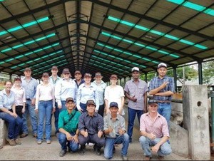 Peternak Australia Kunjungi Fasilitas Industri Sapi di Indonesia