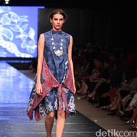 Koleksi Alleira dengan Eksplorasi Batik Jawa, yang mengusung tema Yavadvipa yang bertempat di Ballroom Dharmawangsa Hotel. Jakarta. [Foto: Mohammad Abduh/Wolipop]