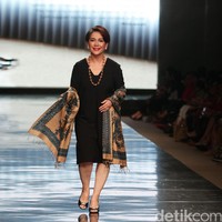 Koleksi Alleira dengan Eksplorasi Batik Jawa, yang mengusung tema Yavadvipa yang bertempat di Ballroom Dharmawangsa Hotel. Jakarta. [Foto: Mohammad Abduh/Wolipop]