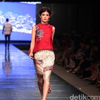 Koleksi Alleira dengan Eksplorasi Batik Jawa, yang mengusung tema Yavadvipa yang bertempat di Ballroom Dharmawangsa Hotel. Jakarta. [Foto: Mohammad Abduh/Wolipop]