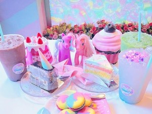 Nostalgia Masa Kecil Dalam Warna Cantik Pelangi di Unicorn Cafe