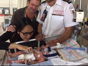 Ibu Melahirkan Bayi Prematur Dalam Pesawat di Atas Selat Bass