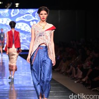 Koleksi Alleira dengan Eksplorasi Batik Jawa, yang mengusung tema Yavadvipa yang bertempat di Ballroom Dharmawangsa Hotel. Jakarta. [Foto: Mohammad Abduh/Wolipop]