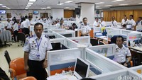 Lantai 12, merupakan ruangan kasi dan kasubdit.