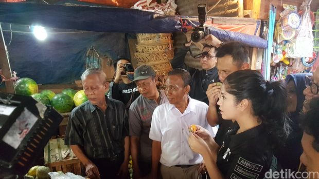 Agus Yudhoyono dan Annisa Pohan di Pasar Sindang (Foto: Yudhistira Amran Saleh/detikcom)