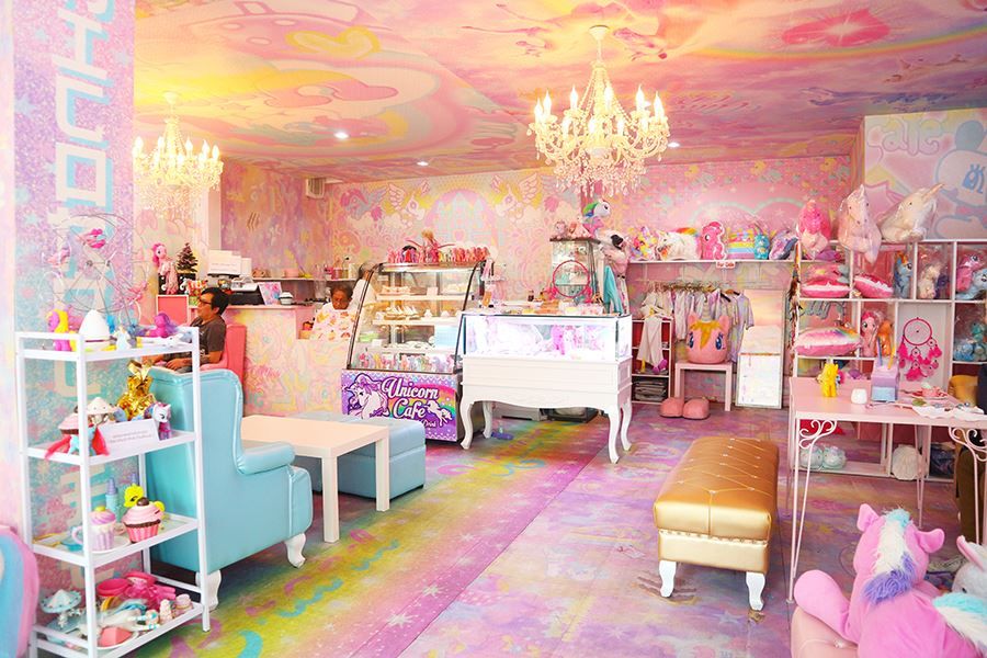Nostalgia Masa Kecil Dalam Warna Cantik Pelangi di Unicorn Nostalgia Masa Kecil Dalam Warna Cantik Pelangi di Unicorn