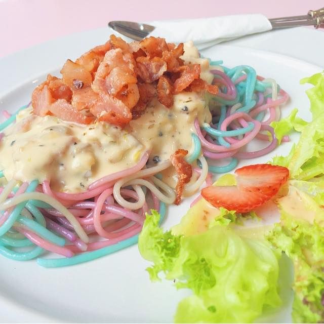 Nostalgia Masa Kecil Dalam Warna Cantik Pelangi di Unicorn Cafe