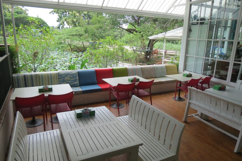 Sofa warna-warni yang cozy (Fitraya/detikTravel)