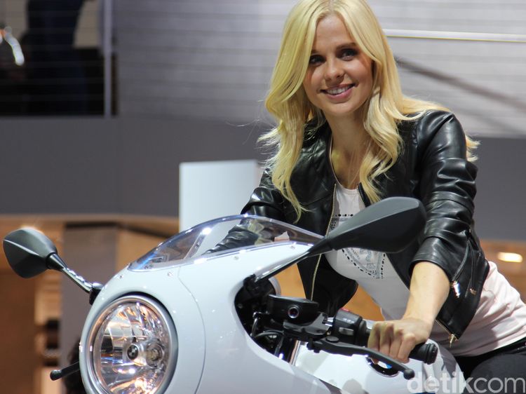 Si Seksi di Pameran Motor Intermot
