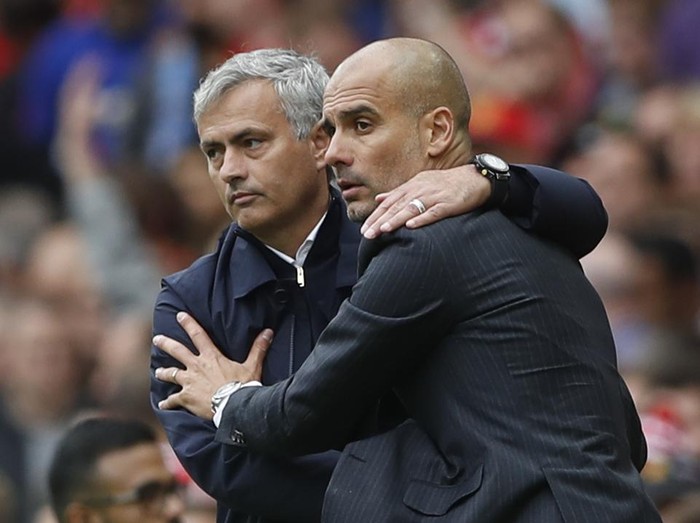 Britain Soccer Football - Manchester United v Manchester City - Premier League - Old Trafford - 10/9/16
Manchester United manager Jose Mourinho and Manchester City manager Pep Guardiola at the end of the match
Action Images via Reuters / Carl Recine
Livepic
EDITORIAL USE ONLY. No use with unauthorized audio, video, data, fixture lists, club/league logos or 