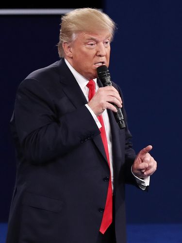Dasi Donald Trump di Debat Capres AS Jadi Topik Hangat di Twitter, Ada Apa?  