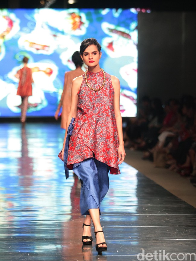 Koleksi Brand Alleira dengan Eksplorasi Batik Jawa, yang mengusung tema Yavadvipa bertempat di Ballroom Dharmawangsa Hotel. Jakarta. [Foto: Mohammad Abduh/Wolipop]