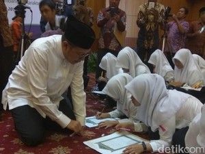 Menag Soal Travel Umrah-Haji Nakal: Beri Sanksi Seberatnya!