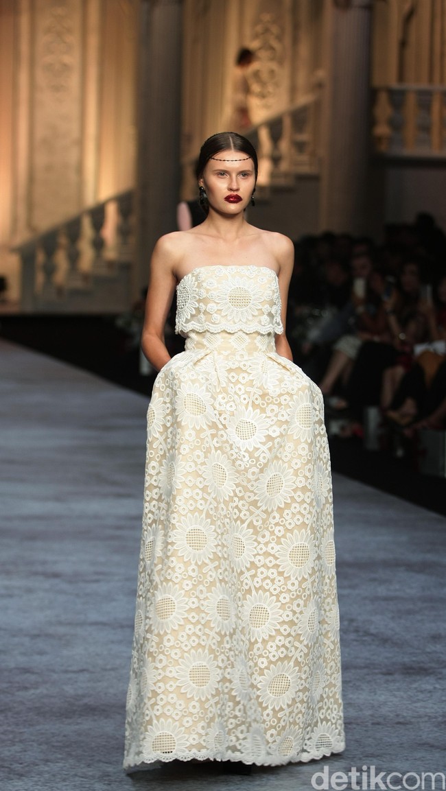 Koleksi terbaru dari brand Sebastian Red & Sebastian Sposa, dengan mengusung tema ARISTOCRAT bertempat di Ballroom The Ritz-Carlton Pasific Place. Jakarta. [Foto Mohammad Abduh/Wolipop]