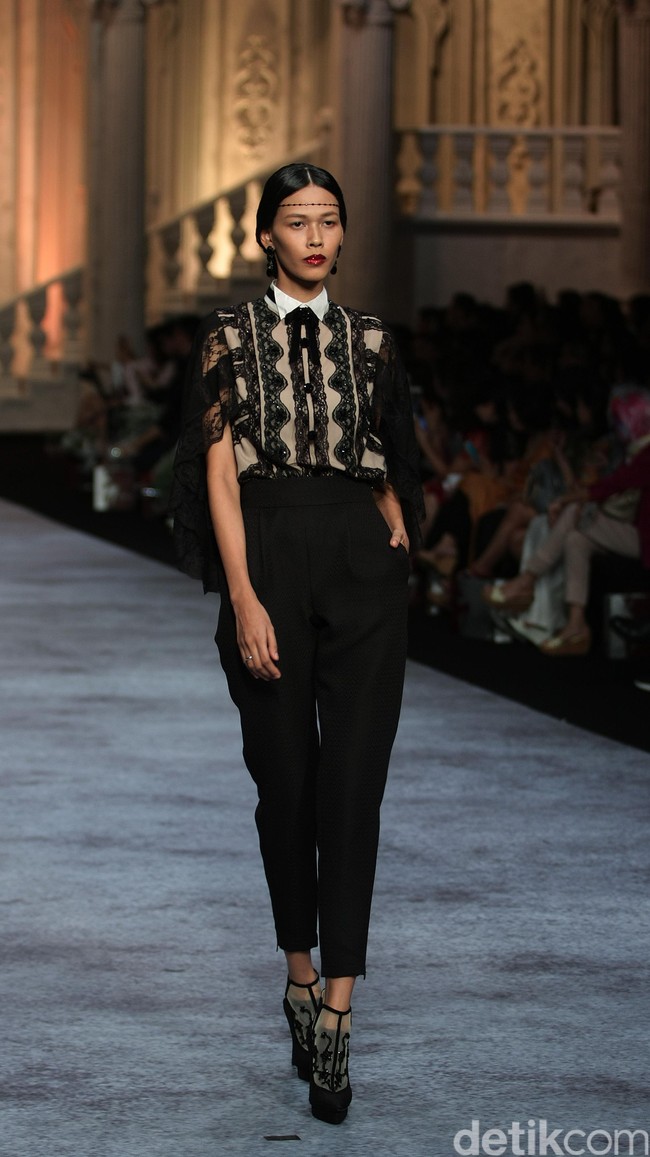 Koleksi terbaru dari brand Sebastian Red & Sebastian Sposa, dengan mengusung tema ARISTOCRAT bertempat di Ballroom The Ritz-Carlton Pasific Place. Jakarta. [Foto Mohammad Abduh/Wolipop]