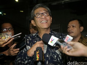 Dirut Bulog Jelaskan Distribusi Gula ke Sumbar di Kasus Irman Gusman
