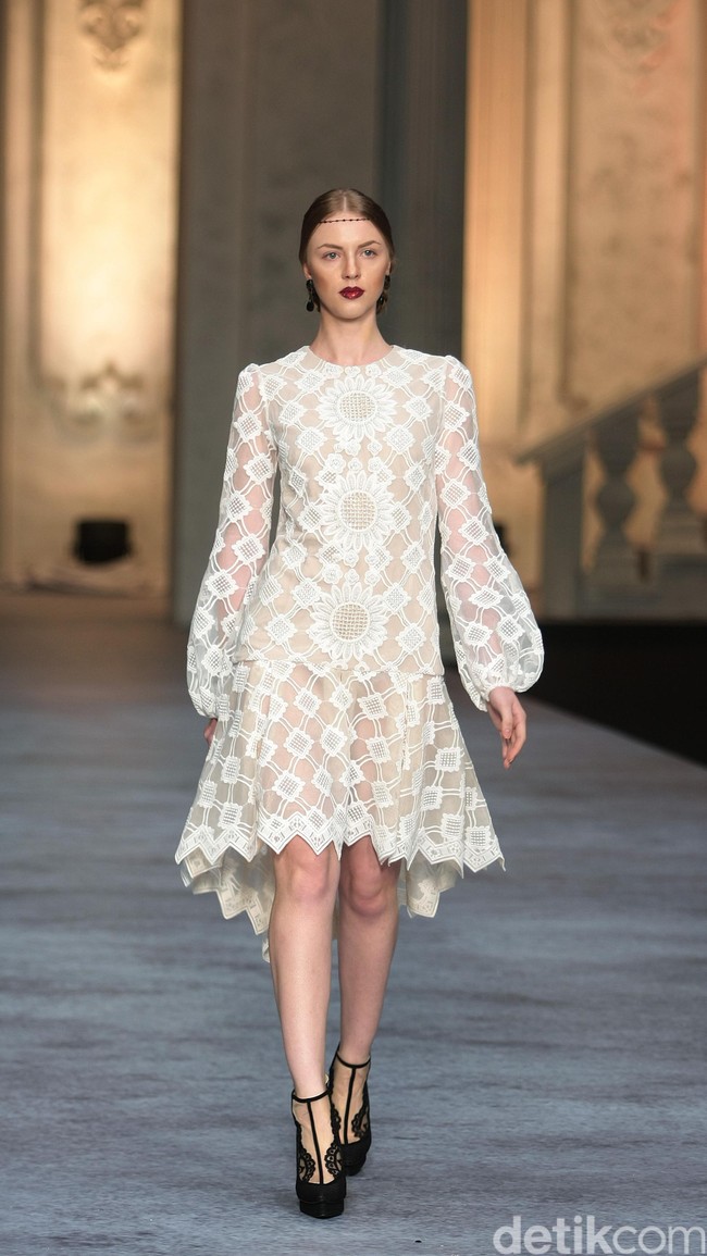 Koleksi terbaru dari brand Sebastian Red & Sebastian Sposa, dengan mengusung tema ARISTOCRAT bertempat di Ballroom The Ritz-Carlton Pasific Place. Jakarta. [Foto Mohammad Abduh/Wolipop]