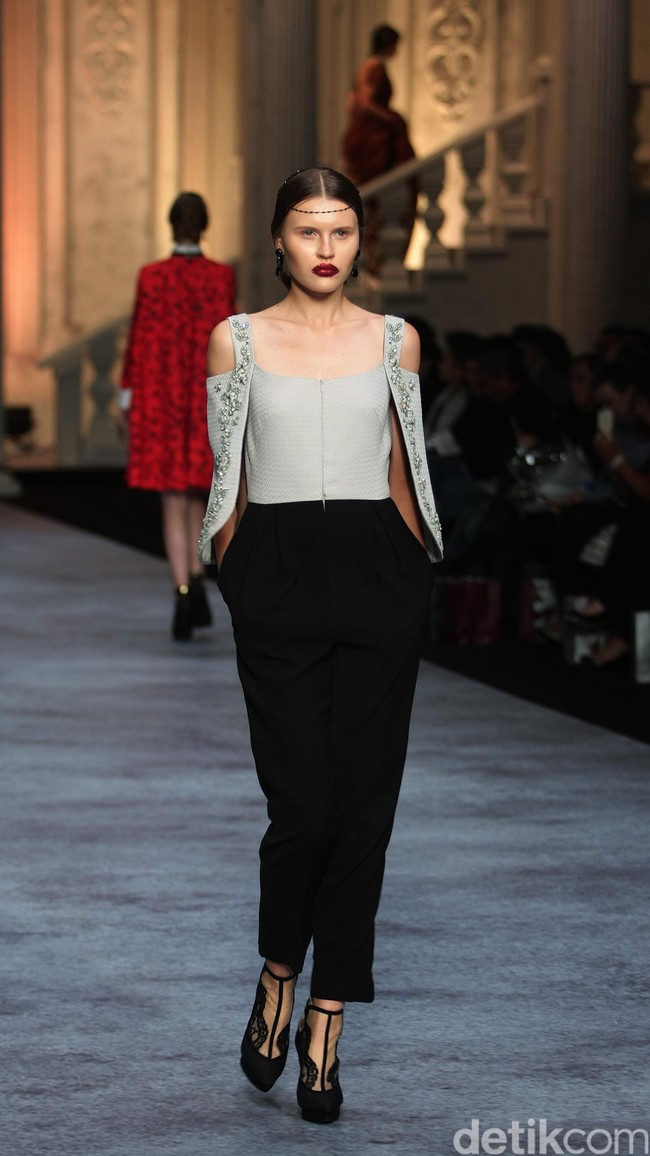 Koleksi terbaru dari brand Sebastian Red & Sebastian Sposa, dengan mengusung tema ARISTOCRAT bertempat di Ballroom The Ritz-Carlton Pasific Place. Jakarta. [Foto Mohammad Abduh/Wolipop]