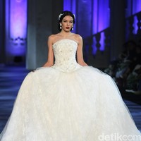 Koleksi terbaru dari brand Sebastian Red & Sebastian Sposa, dengan mengusung tema ARISTOCRAT bertempat di Ballroom The Ritz-Carlton Pasific Place. Jakarta. [Foto Mohammad Abduh/Wolipop]