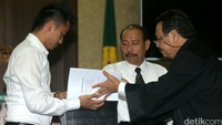 Kuasa hukum Jessica menyiapkan berkas nota pembelaan. Nota pembelaan yang disiapkan itu setebal 3.000 halaman.