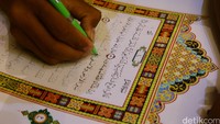 Kementrian Agama Republik Indonesia melakukan pencanangan budaya menulis mushaf Alquran di Auditorium Kantor Kemenag, Jakarta, Rabu (12/10/2016).