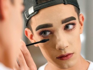 James Charles, Pria Pertama yang Jadi Model Brand Makeup CoverGirl