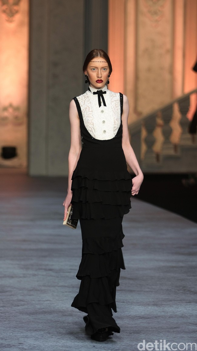 Koleksi terbaru dari brand Sebastian Red & Sebastian Sposa, dengan mengusung tema ARISTOCRAT bertempat di Ballroom The Ritz-Carlton Pasific Place. Jakarta. [Foto Mohammad Abduh/Wolipop]