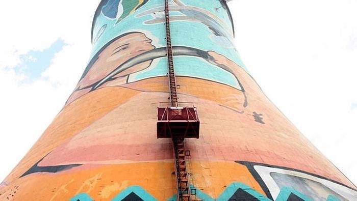 Mungkin Inilah Bungee Jumping Paling Berwarna