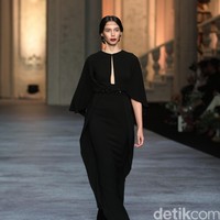 Koleksi terbaru dari brand Sebastian Red & Sebastian Sposa, dengan mengusung tema ARISTOCRAT bertempat di Ballroom The Ritz-Carlton Pasific Place. Jakarta. [Foto Mohammad Abduh/Wolipop]