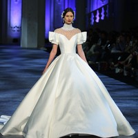 Koleksi terbaru dari brand Sebastian Red & Sebastian Sposa, dengan mengusung tema ARISTOCRAT bertempat di Ballroom The Ritz-Carlton Pasific Place. Jakarta. [Foto Mohammad Abduh/Wolipop]