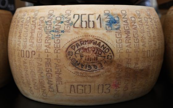 Bagaimana Cara Membedakan Keju Parmesan, Parmigiano dan Pecorino?