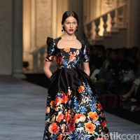 Koleksi terbaru dari brand Sebastian Red & Sebastian Sposa, dengan mengusung tema ARISTOCRAT bertempat di Ballroom The Ritz-Carlton Pasific Place. Jakarta. [Foto Mohammad Abduh/Wolipop]