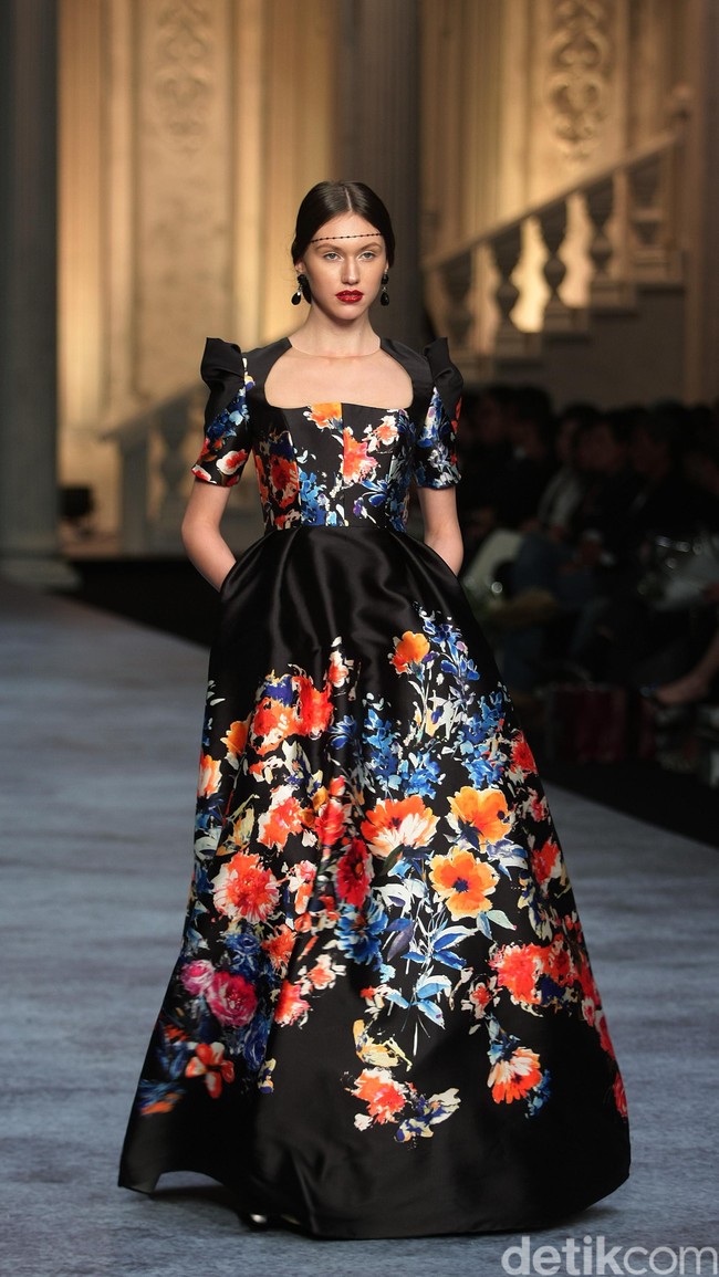 Koleksi terbaru dari brand Sebastian Red & Sebastian Sposa, dengan mengusung tema ARISTOCRAT bertempat di Ballroom The Ritz-Carlton Pasific Place. Jakarta. [Foto Mohammad Abduh/Wolipop]